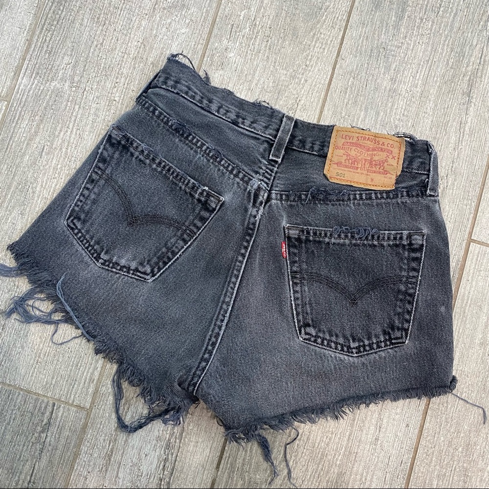 ON HOLD‼️‼️Vintage distressed Levis 501’s💣 - Picture 3 of 7
